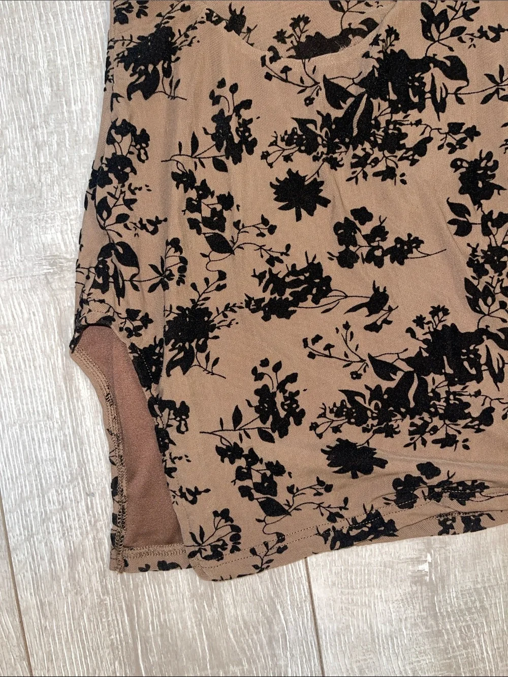 Long-Sleeve Floral Mini Dress/diamond button detail XS- never worn! - Picture 3 of 6